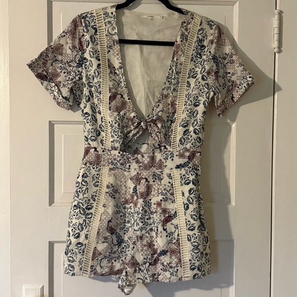 NWOT Tularosa Rowley Floral Romper - Picture 2 of 7